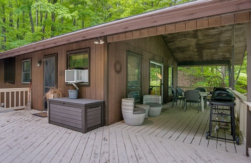 Locust Lake Village Chalet De Esquí | 3 Bdrm Mid-Century Mountain House On The Ski Hill