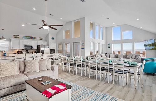 Port Bolivar Casa | 3 Beachfront Houses! 3 Heated Pools! Sleeps 80! Weddings & Events Welcome! Pets!