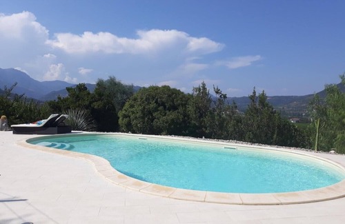 Jerzu Apartamento | 3 Beautiful hillside holiday rental with sea views and pool