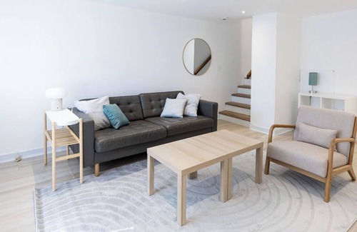 Communipaw Casa | 3 bed 1.5 bath in-unit washer, dryer and 50 inch TV
