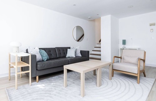 Communipaw Casa | 3 bed 1.5 bath in-unit washer, dryer and 50 inch TV