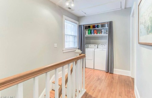 Wilmington Historic District Casa | 3-bed, 2.5 bathroom, Downtown Front St. Wilmington With Off Street Parking Lot