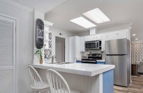 Palm City Casa | 3 Bed 2 Bath Beautiful Home - 10 Mins from the Beach!