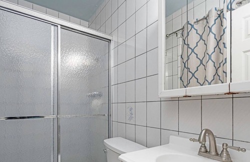 Palm City Casa | 3 Bed 2 Bath Beautiful Home - 10 Mins from the Beach!