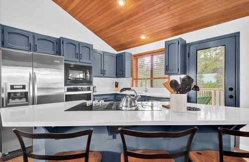 Deer Park Casa | 3 Bed, 2 Bath, Hot Tub, Recreation Passes - Tan Oak 2