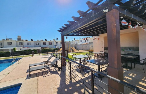 Mazatlan Casa | Casa amplia, En privada con alberca refrescante con 3 habitaciones y 2 baños