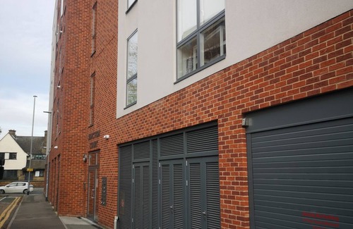 Watford Apartamento | 3 Bed, 2 Bath in Watford Town Centre