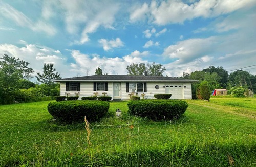 Silver Creek Casa | 3 Bed 2 Bath Lake of the Woods Retreat