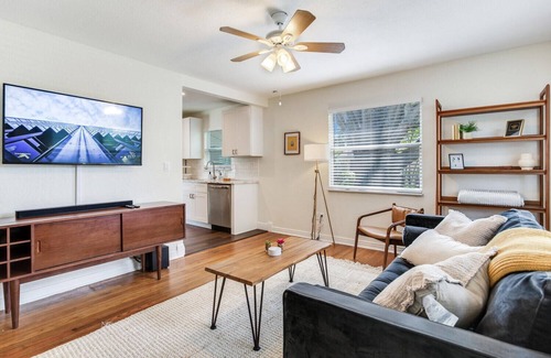 St. Petersburg Casa | 3 bed, 2 bath - long stays welcome! House with pool and fenced backyard minutes from St Pete & Tampa