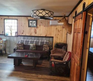 Byrnedale Casa | 3 bed/2 bath Riverside cabin