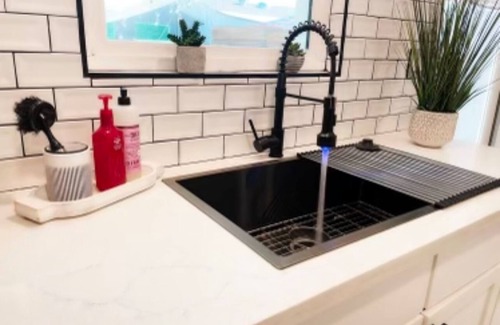 North Hollywood Casa | 3 Bed / 2 Bathroom Remodeled NOHO FUN Pool Home