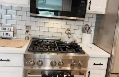 North Hollywood Casa | 3 Bed / 2 Bathroom Remodeled NOHO FUN Pool Home