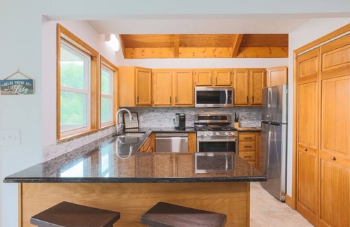 Sevierville Apartamento | 3 bed, 3 bath Lakeside Retreat