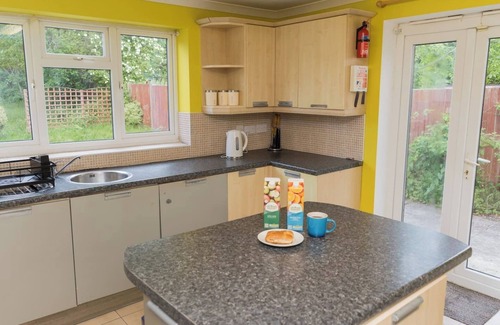 Olton Casa | 40% Off Monthly, Large House, Free Parking