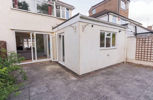 Olton Casa | 40% Off Monthly, Large House, Free Parking
