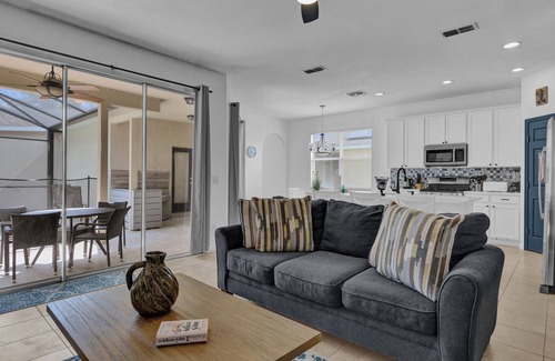 Trafalgar Village Casa | 3 Bed,3 Bath Reading Room and South Facing Pool and Spa 4958TV