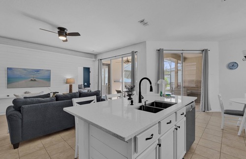 Trafalgar Village Casa | 3 Bed,3 Bath Reading Room and South Facing Pool and Spa 4958TV