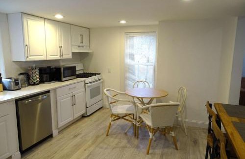 Wayland Apartamento | 3 Bed Apartment in Quiet Neighborhood