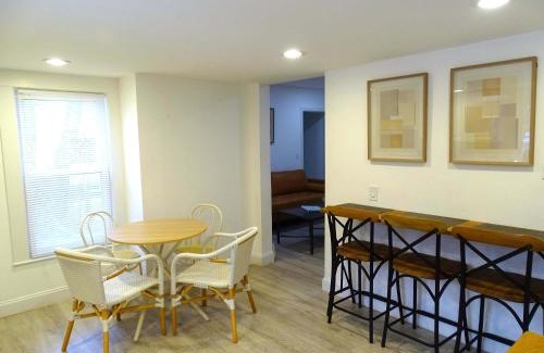 Wayland Apartamento | 3 Bed Apartment in Quiet Neighborhood
