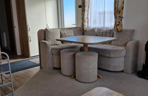 Chapel Saint Leonards Chalet De Esquí | 3-Bed Caravan - Sleeps 8 - Pool