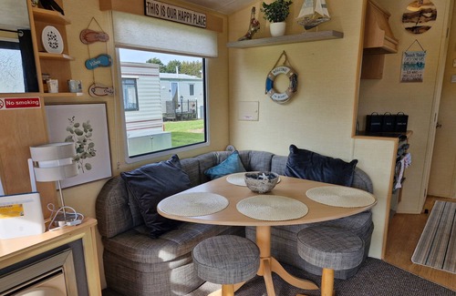 Chapel Saint Leonards Chalet De Esquí | 3-Bed Caravan - Sleeps 8 - Pool Onsite - PetsOK