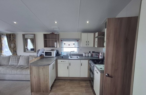 Chapel Saint Leonards Chalet De Esquí | 3-Bed Caravan - Sleeps 8 - Pet Friendly - Pool