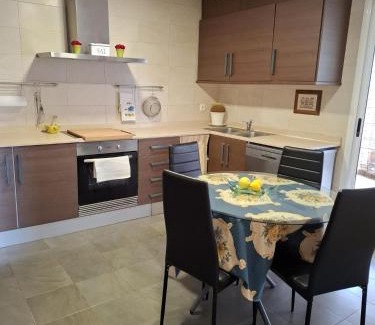 Chiva Chalet De Esquí | 3 Bed Chalet-Pool-Pets-Hot Tub-Parking-Garden
