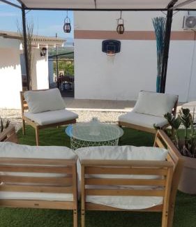 Chiva Chalet De Esquí | 3 Bed Chalet-Pool-Pets-Hot Tub-Parking-Garden