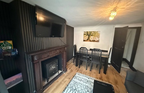 Bicester Casa | 3-bed Cherry Cottage - Walk to Bicester Village