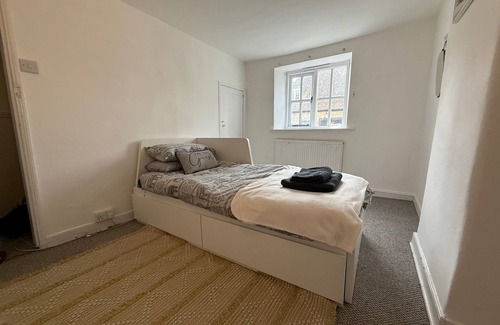 Bicester Casa | 3-bed Cherry Cottage - Walk to Bicester Village