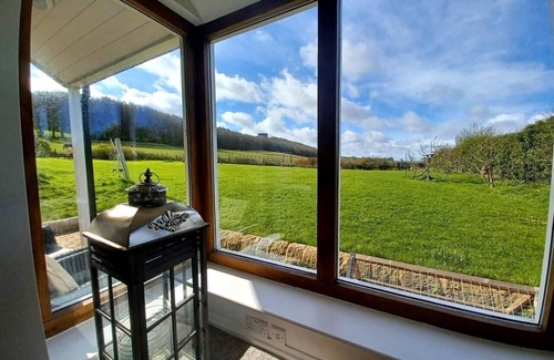 Sunderland Cabaña | 3 Bed Cottage-Sleeps 6-Country Views-Pet friendly