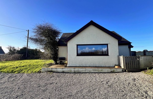 Llanddona Casa | 3 Bed Detached Cottage Log Burner, Mountain Views