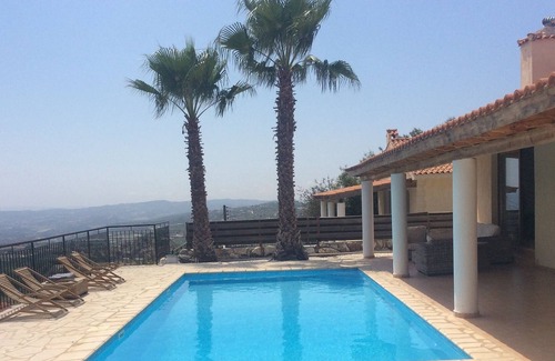 Polemi Villa | Villa independiente de 3 dormitorios en Polemi, Paphos. Piscina privada climatizada y vistas a la montaña