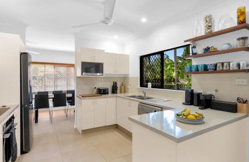 Clifton Beach Casa | 3-Bed Family Home with Pool & BBQ by the Beach