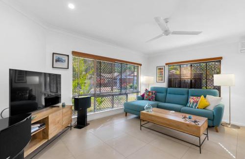 Clifton Beach Casa | 3-Bed Family Home with Pool & BBQ by the Beach
