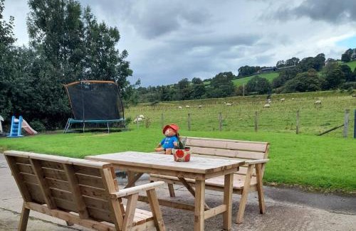 Strabane Casa | 3 Bed Farmhouse - Sleeps 6 - Wifi - Parking