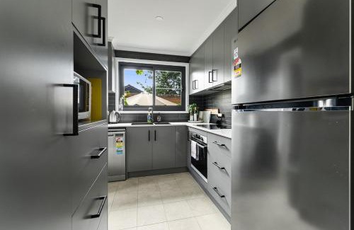 Downer Casa | 3 Bed Fully Renovated with Outdoor Fun