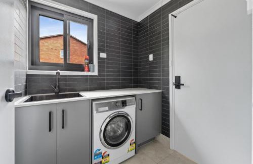 Downer Casa | 3 Bed Fully Renovated with Outdoor Fun