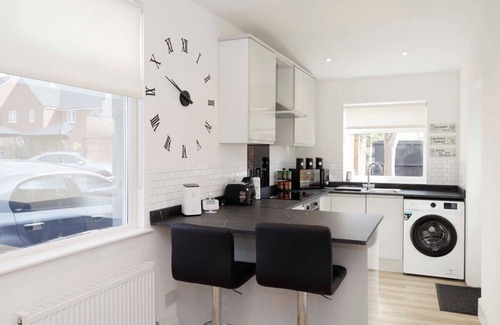 Northampton Casa | 3 Bed House| Business| Sleeps 6| Free Parking-M1