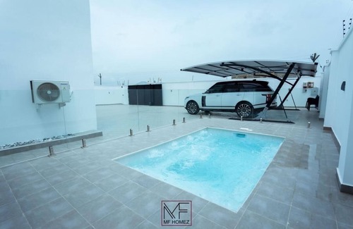 Accra Casa | 3 Bed House Banner Vacation Home and Swiming Pool