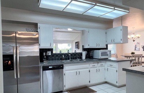 Sun City Casa | 3-bed house in lovely 55+ community on the golf course in Sun City AZ with AC