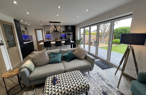 Holyhead Casa | Stylish Modern Home with Parking, Enclosed Garden