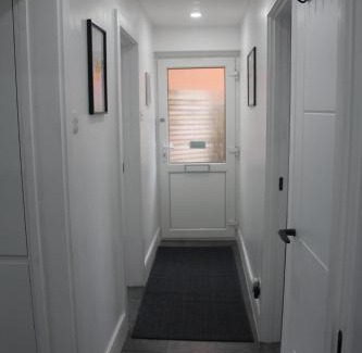 Buckhurst Hill Apartamento | 3 Bed house walking distance to Central line