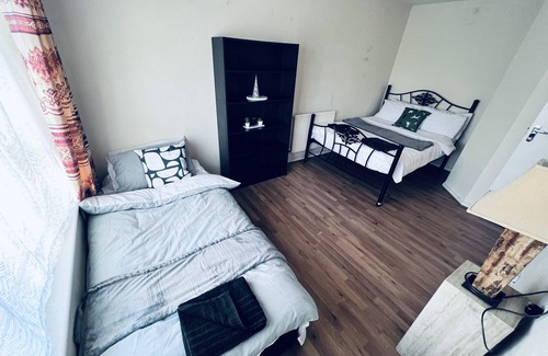 High Wycombe Casa | 3 Bed House with Garden