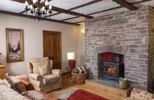 Brecon Casa | 3 Bed in Brecon Town BN037