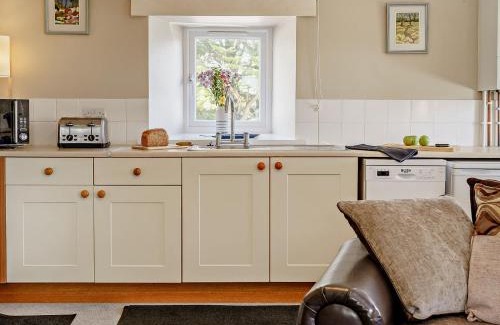 Cosheston Casa | 3 Bed in Cosheston 90731