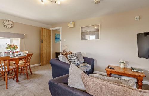 Cosheston Casa | 3 Bed in Cosheston 90732