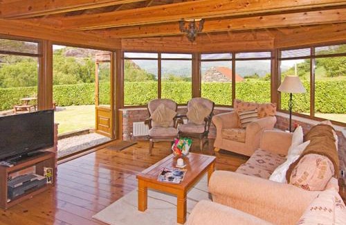 Glengarriff Casa | 3 Bed in Glengarriff oc-ii03828