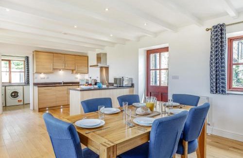 Saint Erth Praze Casa | 3 Bed in Praa Sands 36258