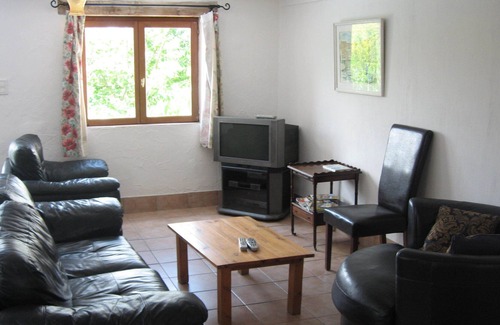 Boisne-la-Tude Cabaña | 3-bed rural retreat with private patio and shared use of large pool & play-barn